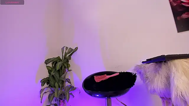 Michell Whitets online show from 17, 10, 2025