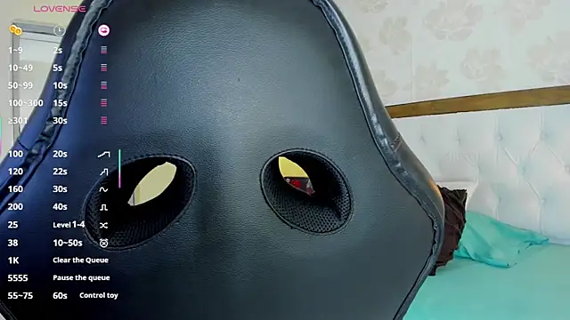 IRISCLARK1 online show from 25, 9, 2025