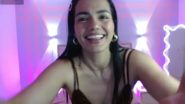 Snapshot of Rosalind_tay chatting on 5, 3, 2026 Rosalind tay online show from 5, 3, 2026