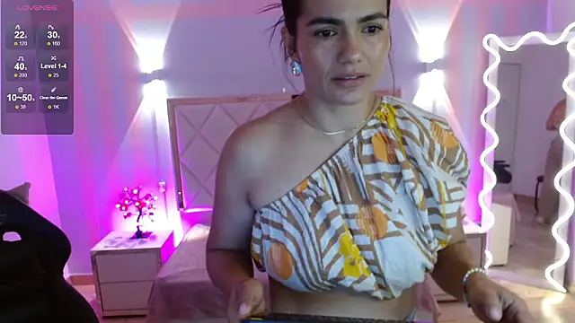 Snapshot of Rosalind_tay chatting on 6, 3, 2026 Rosalind tay online show from 6, 3, 2026