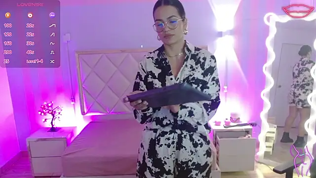 Snapshot of Rosalind_tay chatting on 19, 3, 2026 Rosalind tay online show from 19, 3, 2026