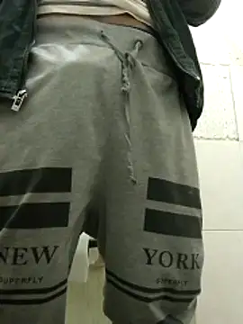 Snapshot of Luk909090 chatting on 8, 11, 2025 Luk909090 online show from 8, 11, 2025