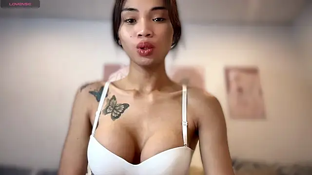 Snapshot of Angelfabxx chatting on 6, 3, 2026 Angelfabxx online show from 6, 3, 2026