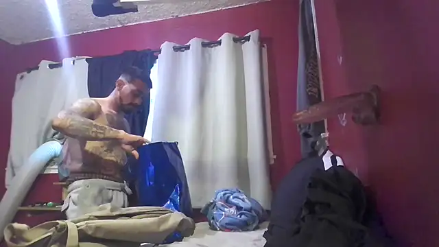 Snapshot of Cnutt310 chatting on 16, 10, 2025 Cnutt310 online show from 16, 10, 2025