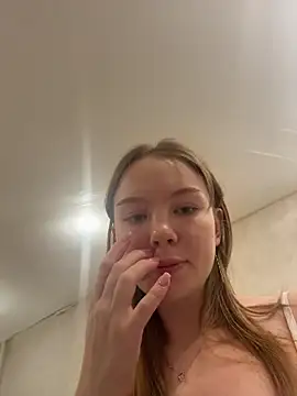 Snapshot of feral__berrys chatting on 20, 11, 2025 feral berrys online show from 20, 11, 2025