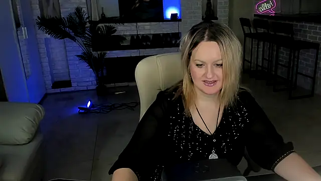 Snapshot of MariemLui chatting on 20, 10, 2025 MariemLui online show from 20, 10, 2025