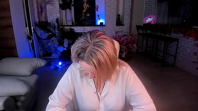 Snapshot of MariemLui chatting on 1, 11, 2025 MariemLui online show from 1, 11, 2025