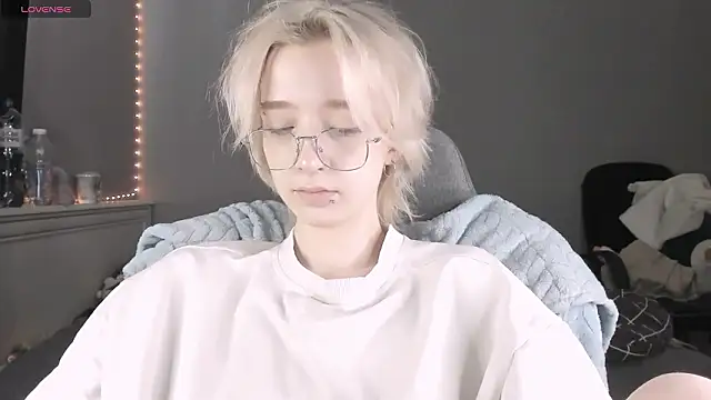 Snapshot of MelissaReis chatting on 10, 3, 2026 MelissaReis online show from 10, 3, 2026