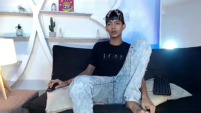 Snapshot of PRETTY_SEX1 chatting on 19, 10, 2025 PRETTY SEX1 online show from 19, 10, 2025