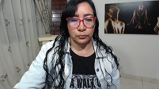 Snapshot of Grace_mature_milf chatting on 6, 10, 2025 Grace mature milf online show from 6, 10, 2025