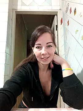 Adeline3302 online show from 29, 10, 2025