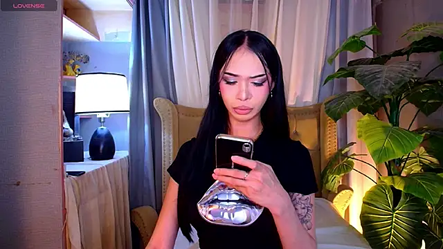 UrMassiveCockSabrinaOnTop online show from 13, 1, 2026