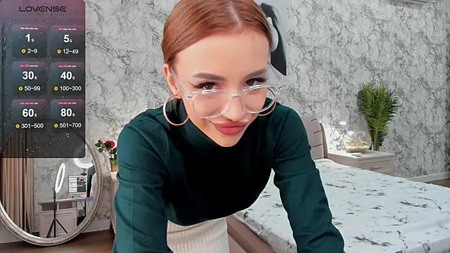 KatieBrown1 online show from 10, 9, 2025