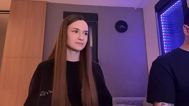 Snapshot of TenDouble chatting on 24, 11, 2025 TenDouble online show from 24, 11, 2025