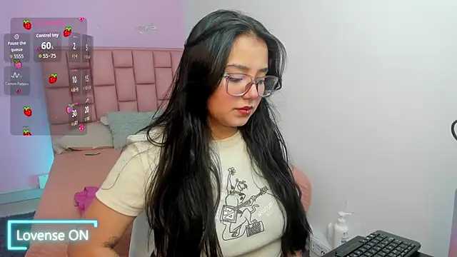 Snapshot of SofiDoll_cg chatting on 9, 10, 2025 SofiDoll cg online show from 9, 10, 2025