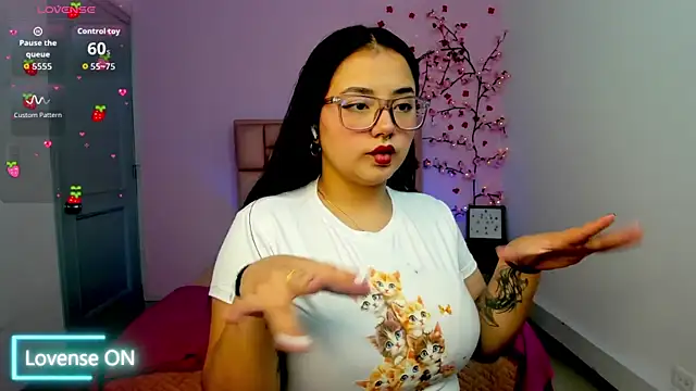 Snapshot of SofiDoll_cg chatting on 14, 11, 2025 SofiDoll cg online show from 14, 11, 2025