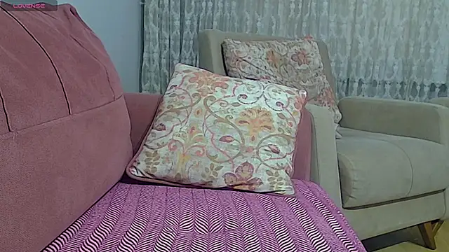 Snapshot of true2_couple chatting on 30, 11, 2025 true2 couple online show from 30, 11, 2025