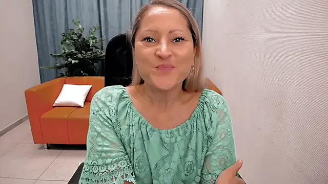 sunny lady 0 online show from 26, 9, 2025