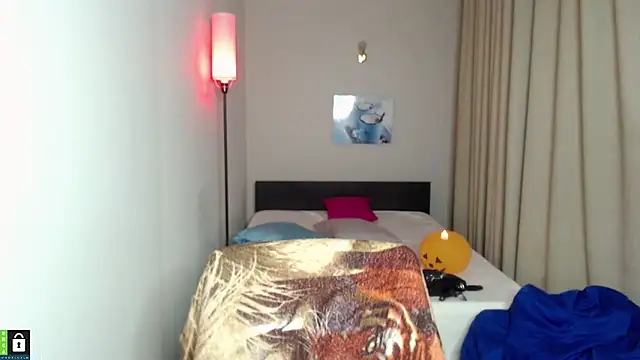 Snapshot of milf_hornys chatting on 25, 10, 2025 milf hornys online show from 25, 10, 2025