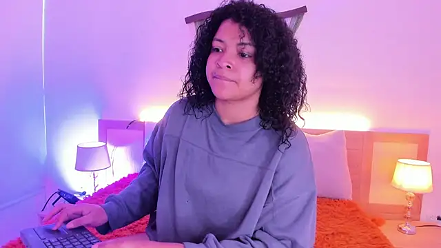 Snapshot of Dakota_Mars chatting on 16, 11, 2025 Dakota Mars online show from 16, 11, 2025