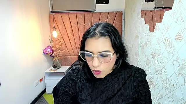 Lia Blake  online show from 19, 12, 2025