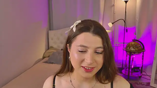 Queen Michelle  online show from 21, 12, 2025