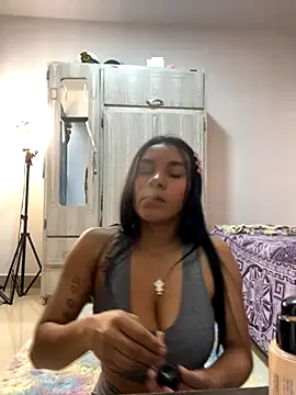 Snapshot of Zendaya11 chatting on 11, 11, 2025 Zendaya11 online show from 11, 11, 2025