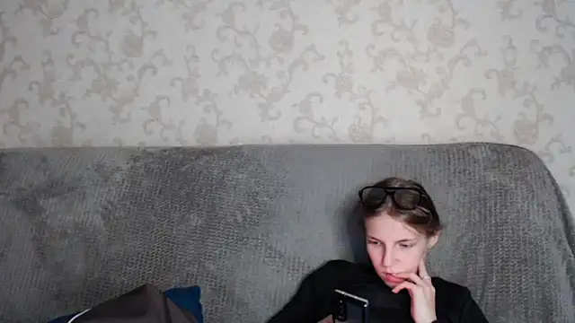 HitGyrl online show from 8, 10, 2025