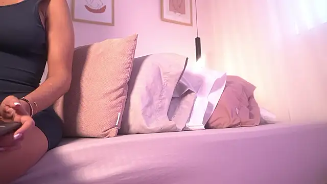 tinnymonroe online show from 13, 3, 2026