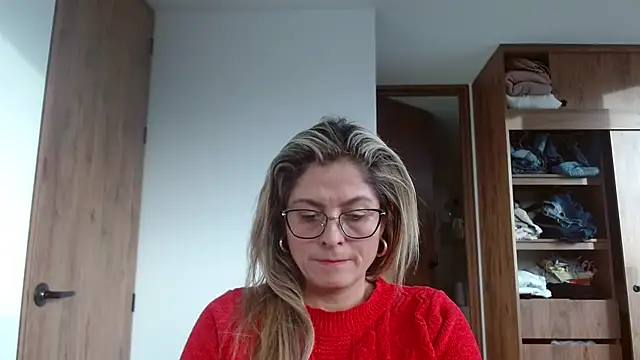 linda-mature43 online show from 28, 10, 2025