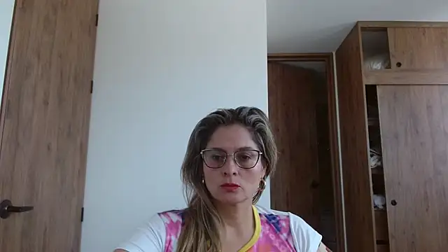 linda-mature43 online show from 7, 11, 2025