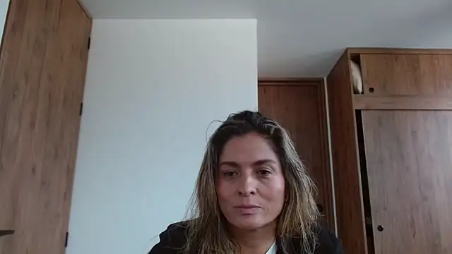 linda-mature43 online show from 18, 11, 2025