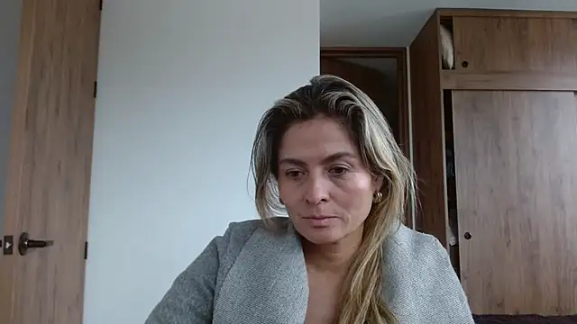 linda-mature43 online show from 19, 11, 2025