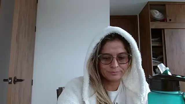 linda-mature43 online show from 26, 11, 2025