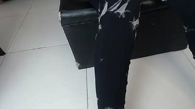 Snapshot of Michellee_20 chatting on 11, 10, 2025 Michellee 20 online show from 11, 10, 2025