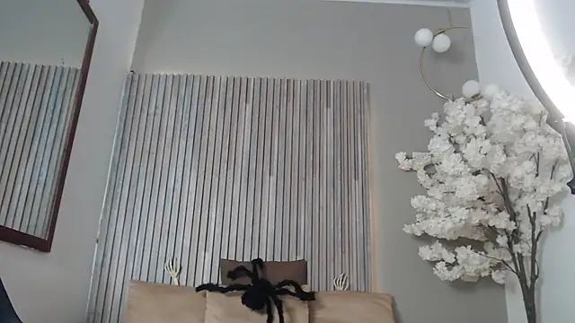 Snapshot of Michellee_20 chatting on 12, 10, 2025 Michellee 20 online show from 12, 10, 2025