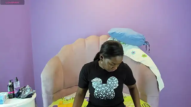 camilasandoval1 online show from 25, 9, 2025