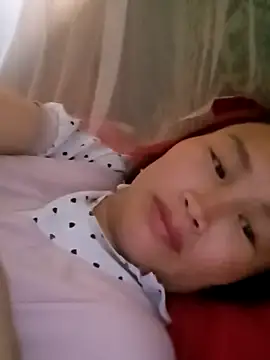 Snapshot of maple694 chatting on 9, 10, 2025 maple694 online show from 9, 10, 2025