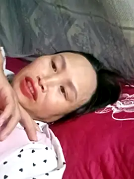 Snapshot of maple694 chatting on 9, 10, 2025 maple694 online show from 9, 10, 2025