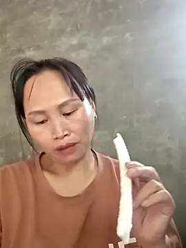 Snapshot of maple694 chatting on 12, 10, 2025 maple694 online show from 12, 10, 2025