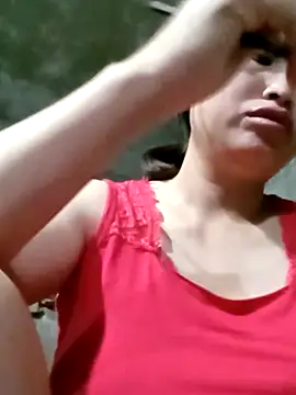 Snapshot of maple694 chatting on 17, 10, 2025 maple694 online show from 17, 10, 2025