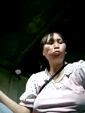 Snapshot of maple694 chatting on 22, 10, 2025 maple694 online show from 22, 10, 2025