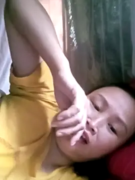 Snapshot of maple694 chatting on 25, 10, 2025 maple694 online show from 25, 10, 2025