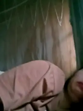 Snapshot of maple694 chatting on 28, 10, 2025 maple694 online show from 28, 10, 2025