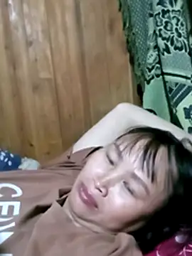 Snapshot of maple694 chatting on 29, 10, 2025 maple694 online show from 29, 10, 2025