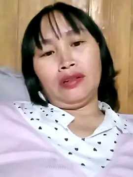 Snapshot of maple694 chatting on 12, 11, 2025 maple694 online show from 12, 11, 2025