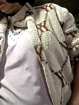 Snapshot of maple694 chatting on 19, 11, 2025 maple694 online show from 19, 11, 2025