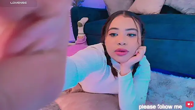 nicemiiaa7  online show from 2, 12, 2025