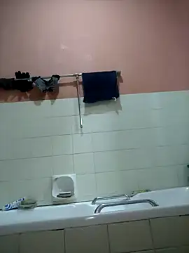 Snapshot of Kateera1 chatting on 17, 10, 2025 Kateera1 online show from 17, 10, 2025