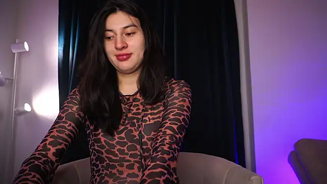 Auralea online show from 5, 12, 2025